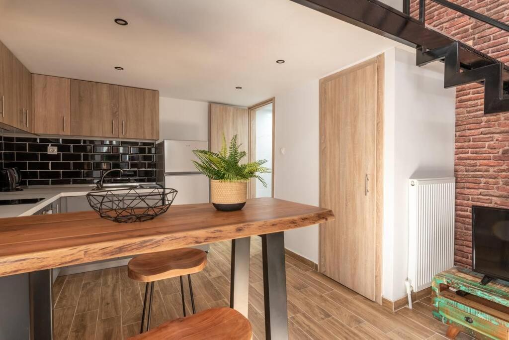 Apartament Industrial Loft Near Seaside W 200Mbps Saloniki Zewnętrze zdjęcie