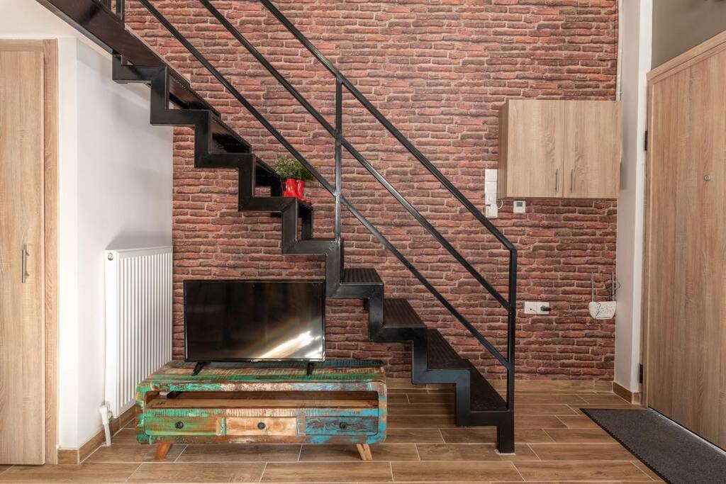 Apartament Industrial Loft Near Seaside W 200Mbps Saloniki Zewnętrze zdjęcie